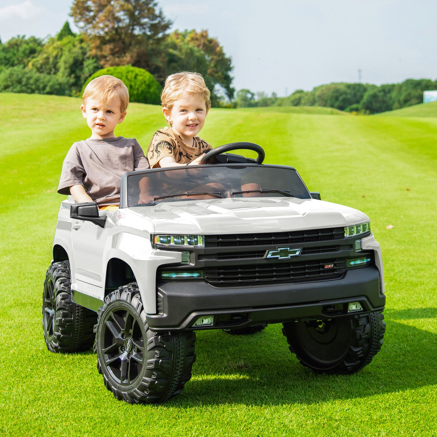 2 Seater 24V Ride on Cars with Remote Control, Licensed Chevrolet Silverado Kids Ride on Truck for Boys Girls Birthday Christmas Gifts, Battery Powered Kids Electric Cars with LED Lights, Music, White