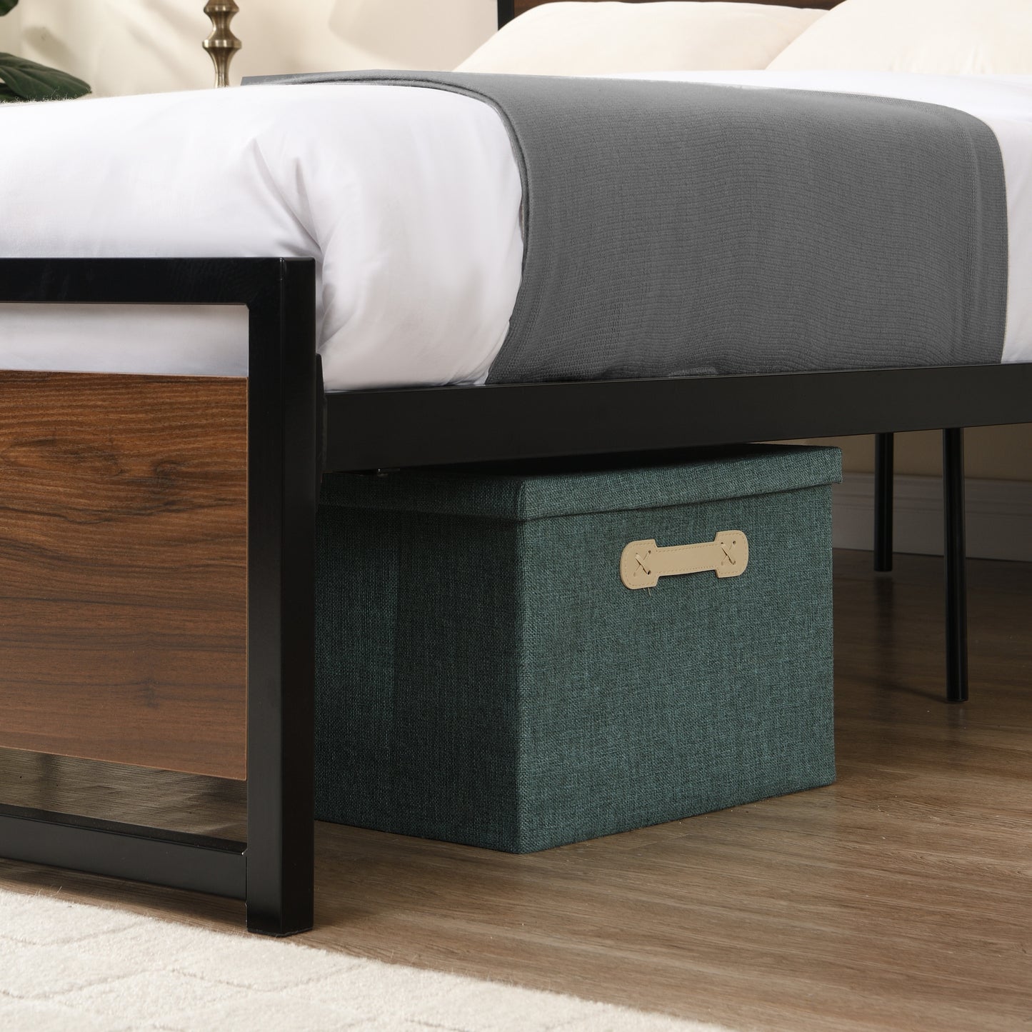 iRerts Queen Platform Bed Frame with Headboard, Industrial Metal Queen Bed Frame with Slat Support, Modern Bed Frame Queen Size for Adults Teens Kids Bedroom, No Box Spring Needed, Brown
